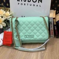 ราคา กระเป๋าสะพาย GUESS Elliana Convertible Flap Over Crossbody ของแท้ 100 รุ่นใหม่ สะพายได้ทั้งสายคู่และสายเดี่ยว สายสะพายโซ่ต่อหนังไม่เจ็บบ่า (1049182362)