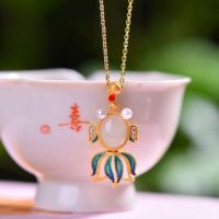 ราคา สร้อยคอจี้หยก Hetian สไตล์จีนโบราณทาสีเคลือบปลาคาร์พฝังไข่มุกสร้อยคอหยกสีขาวสำหรับผู้หญิงเสื้อผ้าทุกวัน Kado Ulang Tahun (20447285867)