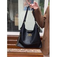 ราคา NtpSS กระเป๋าสะพายไหล่หนัง รุ่น Vi879 สายแต่งโซ่ สายปรับได้ สะพายเป็นเป้ได้ 2สี ดำ น้ำตาล (20978523843)