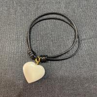 ราคา สร้อยข้อมือ มงคล จี้หัวใจกระดูกช้าง ปรับขนาดได้ (17038842467)