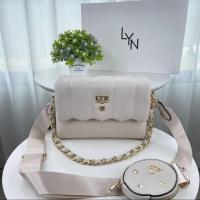 ราคา พร้อมส่ง กระเป๋าสะพาย Lyn ทรงกล่อง รุ่นใหม่ แท้ outlet (14669085610)