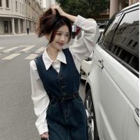 ราคา ชุดเดรสสายเดี่ยวกระโปรงยีนส์แบบเสื้อกล้ามผู้หญิงเสื้อเชิ้ตสีขาวสไตล์ชาแนลเสื้อชุดสองชิ้นแบบลำลองสำหรับฤดูใบไม้ร่วง (20363718636)