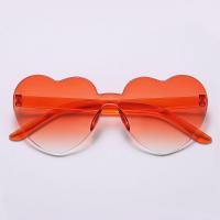 ราคา CHUAN ทันสมัยและทันสมัย สีลูกอมสี สีสันสดใส ที่บังแดด แว่นตากันแดดรูปหัวใจ แว่นกันแดดสำหรับงานเลี้ยง แว่นตารูปหัวใจ (20548917300)