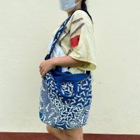 ราคา ส่งฟรี กระเป๋าผ้าฝ้ายทอมือ ย้อมครามธรรมชาติ กระเป๋าผ้าฝ้ายด้นมือ กระเป๋าแฮนด์แมด กระเป๋าถือผ้าฝ้าย งานฝีมือ กระเป๋าสะพายข้าง (16275199438)
