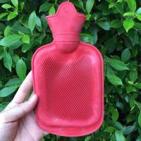 ราคา ถุงน้ำร้อน กระเป๋าน้ำร้อน สีแดง ขนาดเล็ก สำหรับพกพา ประคมลดอาการฟกช้ำ ลดอาการปวดท้อประจำเดือน (1912434524)