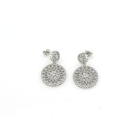 ราคา Silver thai ต่างหูเเงินแท้ประดับเพชรCZ ทรงกลม ต่างหู เพรชczทั้งชิ้นใส่ออกงานก็เก๋ Genuine silver earrings decorated with round CZ diamonds Earrings with cz diamonds The whole piece is chic to wear to 