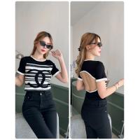 ราคา เสื้อไหมพรมคอกลมตัดสีทูโทนขาวดำทอลาย (18712862821)