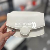 ราคา CHARLES KEITH CK2 20782087 size S กระเป๋าสะพาย (19596365404)