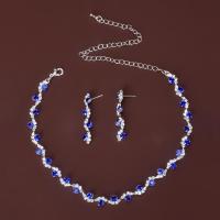 ราคา เครื่องประดับสไตล์อินเดียรุ่นใหม่ สร้อยคอคริสตัลสีน้ำเงิน ชุดแต่งงานแบบบางแมทช์ลุคง่ายสำหรับผู้หญิง (20608716405)