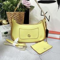 ราคา พร้อมส่ง กระเป๋าถือทรง hobo lyn colette มีใบลูก มีสายยาว (20813322154)