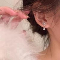 ราคา earika earrings snowflake drop ต่างหูห้อยรูปเกล็ดหิมะ เงินแท้ เหมาะสำหรับคนแพ้ง่าย (21031796833)