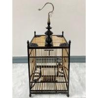 ราคา กรงสปอร์ต 15 ซี่ บีบ ฉลุมุม ซี่ไม้ไผ่ ไม้ขาวดำ กรงนกกรงหัวจุก กรงนกสวยงาม พร้อมหัวกรง (16862903476)