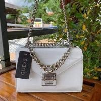 ราคา GUESS CROSSBODY รุ่น WITH CHAIN 2019 กระเป๋าสะพายข้าง (4670958164)