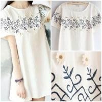 ราคา ราคาถูกที่สุด เสื้อยืดแขนสั้นคอกลมตัวยาว ปักดอกเดซี่สีขาวเรียบๆ ใส่เป็นมินิเดรสได้ (821942051)