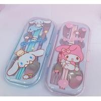 ราคา NEW ช้อนส้อมตะเกียบพร้อมกล่อง Sanrio พร้อมส่ง ลายใหม่ สำหรับเด็กเล็ก 1 6ขวบ ลายสวยน่ารัก พกพาไปโรงเรียน (19204016533)