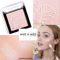 ราคา Wet n Wild Megaglo Highlighting Powder สี 319B Blossom Glow ไฮไลท์ประกายชิมเมอร์สีชมพูใส ช่วยเพิ่มมิติให้ใบหน้า ใช้ไล้สันจมูกให้แลดูคม (2363120990)