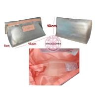 ราคา กระเป๋าใส่เครื่องสำอาง สีเงิน CLINIQUE Silver Pouch (21045367080)