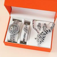 ราคา 5pcs set Womens watch set Fashion trend Leopard Head steel band quartz watch gift box set (20786435594)