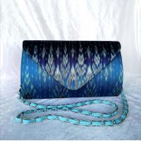 ราคา กระเป๋าผ้าไหมแท้ กระเป๋าสะพาย ปรับสายกระเป๋าได้ กระเป๋าตังค์ ลายไทย สีสวย เกรดพรีเมี่ยม NgamNate (17280403919)