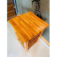 ราคา โต๊ะ่วางของ จัตุรัสโต๊ะวางของไม้ ชั้นไม้ ชั้นวางของ ชั้นวางหนังสือ เฟอร์นิเจอร์ไม้สัก โต๊ะวางหนังสือ ชั้นหนังสือ T Tshop เวียงสักงาม แพร่ (2604120678)