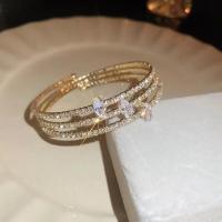 ราคา กำไลข้อมือพลอยเทียมหลากสีเครื่องประดับทองคำสร้อยข้อมือหลายชั้นแบบไม่สม่ำเสมอสำหรับผู้หญิงเครื่องประดับสายรัดข้อมือสำหรับงานแต่งงานที่หรูหราน้ำหนักเบา (21170952061)