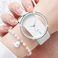 ราคา Fashion Big Dial Women Watches Leather Band Quartz Watch Pearl Bracelet Set (21052889226)