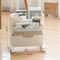 ราคา XINLANYASHE ชั้นวางของ ชั้นวางหนังสือ ชั้นวางของอเนกประสงค์ พร้อมล้อเลื่อนเคลื่อนย้ายได้สะดวก ชั้นวางหนังสือ ชั้นวางของดีไซน์ทันสมัยเหมาะสำหรับบ้าน ชั้นหนังสือที่สามารถเคลื่อนย้ายได้เดสก์ท็อปห้องเรียน