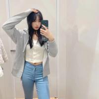 ราคา UNIQLO รูปแบบใหม่ U บ้าน2022ใหม่ G Irls เสื้อกันหนาวกีฬาและการพักผ่อนซิปคลุมด้วยผ้าคาร์ดิแกนแขนยาวแจ็คเก็ตสีทึบ444543ของแท้เดิม (16679212934)