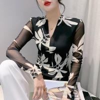 ราคา REHIN เสื้อยืดคอวีแขนยาวผู้หญิงเสื้อยืดคอวีแฟชั่นมาใหม่ล่าสุดเสื้อเนื้อแบบรัดอินเทรนด์ทรงสลิมลายดอกไม้ตาข่ายเข้ารูป2023ฤดูใบไม้ร่วง (20150960224)