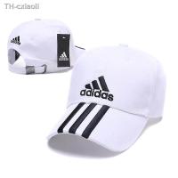 ราคา หมวก ที่มีจำหน่าย Adidas หมวกเบสบอลแฟชั่น หมวกกีฬา หมวกดวงอาทิตย์ ขาว สีดำ รับประกันของแท้ 100 gift (8249241161)