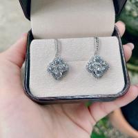 ราคา Titapa jewelry ต่างหูเพชร50ตัง4เม็ด20ตัง1เม็ดล้อมเพชร แบบเกี่ยวดีไซน์มาใหม่ น่ารักมาก งานสวยปราณีตละเอียดมากเพชรสวยคัดทุกเม็ดน้ำ100 น้ำลึก เพชรสวยเล่นไฟระยิบระยับเหลี่ยมเพชรH Aตัวเรือนมีน้ำหนักแข็งแรง