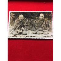 ราคา หลวงพ่อเกษมแท้ หลวงพ่อเกษม สุสานไตรลักษณ์ หลวงปู่ชา ภาพถ่ายขาวดำแท้ ปี 2536 ปั๊มโลโก้ร้านภาพ แท้ทัน รับประกันพระแท้ มีเก็บปลายทาง (17667220555)