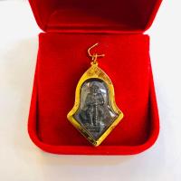 ราคา จี้ท้าวเวสสุวรรณ พิมพ์เล็ก ทองฝาบาตร รุ่นลาภผลพูนทวี สำหรับสร้อย 2สลึง เลี่ยมทองคำแท้90 กันน้ำมีใบรับประกัน (21068828108)