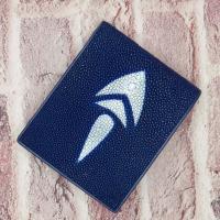 ราคา กระเป๋าตังค์หนังปลากระเบน Stingray Wallet มีมุกขาวด้านหน้ากระเป๋า แบบจรวด กระเป๋าสตางค์ปลากระเบน กระเป๋าหนังปลากระเบนแท (15594419806)