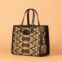 ราคา กระเป๋า Chaksarn รุ่น Medium Tote จากเสื่อกกทอมือผสมหนังวัวแท้ กระเป๋าถือ สะพายข้างทรงโททสี่เหลี่ยมขนาดเล็ก (21027102965)