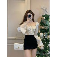 ราคา TA 46 เสื้อครอปผู้หญิง เสื้อเบลาส์ แขนตุ๊กตา ผ้าลื่นแขนยาว ทรงสวย (21120113523)