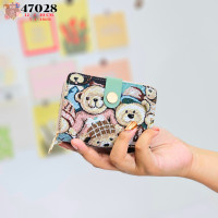 ราคา YNG กระเป๋าสตางค์ใบสั้นลายน้องหมี มีช่องซิปตรงกลาง ช่องใส่บัตรเยอะ รุ่น 47028 (20931171997)