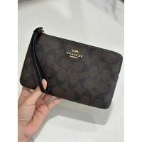 ราคา COACH Large Corner Zip Wristlet In Signature Canvas 1ซิป L (21177770383)