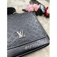 ราคา กระเป๋าสะพายข้าง กระเป๋าสะพายผญ กระเป๋าสะพายผช กระเป๋าแฟชั่น2023 งานเหมือนหนังแท้ หลุยส์หนังปั๊ม โลโก้สายปั๊มแน่นๆจ้ะ ขนาด10นิ้ว (15469681768)