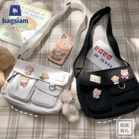 ราคา bagsiamshop BA1409 F3กระเป๋าผ้าแคนวาส กระเป๋าสะพายข้างแคนวาส พร้อมเข็มกลัด 4 ชิ้น กระเป๋าผ้าวินเทจ ใบใหญ่ ใบเล็ก (5413382568)