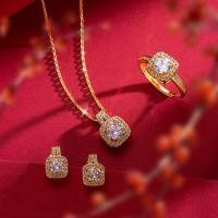ราคา แหวนล้อมรอบด้วยเพชรทรงรัศมีสี่เหลี่ยมจัตุรัสคู่สีทองสำหรับผู้หญิงและต่างหูชุดเครื่องประดับเพทายนิรันดร (18432717367)