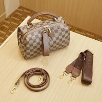 ราคา กระเป๋าบอสตันของแท้จากฮ่องกงกระเป๋าผู้หญิงกระเป๋าสะพายไหล่พิมพ์ลายแบบใหม่ปี2022กระเป๋าทรงหมอนแบบถือสะพายข้างแฟชั่นสำหรับเดินทางทำงาน (21000022783)