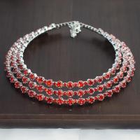 ราคา ปลอกคอ rhinestone หลายชั้นแฟชั่น 3 แถวคริสตัลสร้อยคอคอบัตรสร้อยคอลวดหลายสีแหวนคอเจ้าสาว (16537528093)