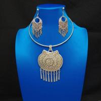 ราคา ชุดสร้อย ต่างหูใส่กับชุดไทยสวยๆ พร้อมส่ง (11724628118)