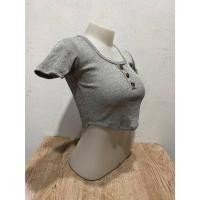 ราคา เสื้อครอปคอเหลี่ยมแต่งกระดุมแขนสั่น เอวลอย ผ้าร่อง เสื้อครอปคอเหลี่ยมแต่งกระดุมน่ารักปุกปิก (19317653740)