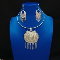 ราคา ชุดสร้อย ต่างหูใส่กับชุดไทยสวยๆ พร้อมส่ง (11724628110)