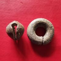ราคา ต่างหูโบราณสมัยยุกทวารวดี ขอม ลพบุรี เป็นเนื้อตะกั่วเก่ามากสวยหาได้ยาก เหมา2ชิ้น รับประกันของแท้100 ไม่ได้ทำขึ้นมาใหม่ (5317124237)