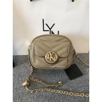 ราคา กระเป๋า LYN รุ่น Chrissy Xs Crossbody 5 นิัว สะพายข้างไซส์มินิ (7934380437)