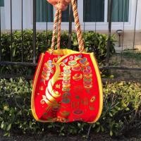 ราคา พร้อมส่ง กระเป๋าผ้ากำมะหยี่จีนใส่ส้มมงคล ทรงสี่เหลี่ยม ถุงผ้าสีแดง ถุงใส่ส้มตรุษจีน ถุงใส่ส้มมงคล (21194778130)