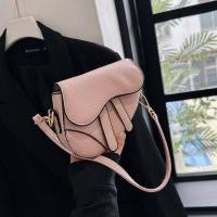 ราคา กระเป๋าอานม้า รุ่นสายธรรมดา สินค้าสุดฮิต กระเป๋าสะพายข้าง (20548949244)